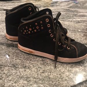 GUC SKECHERS GIRLS Sz 6 fashion high tops-black